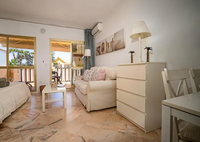 Апартаменти In Near Romana Playa *